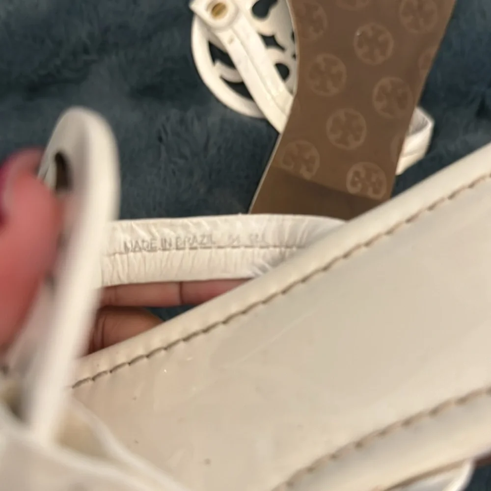 Tory Burch size 9 thong white leather sandals worn once - Picture 3 of 4